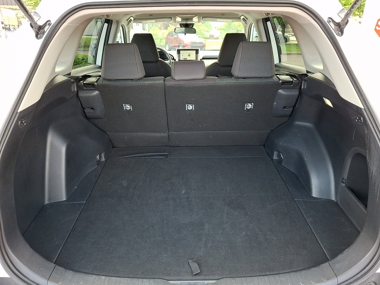 Used 2025 Ice Cap Toyota Hybrid LE image 27