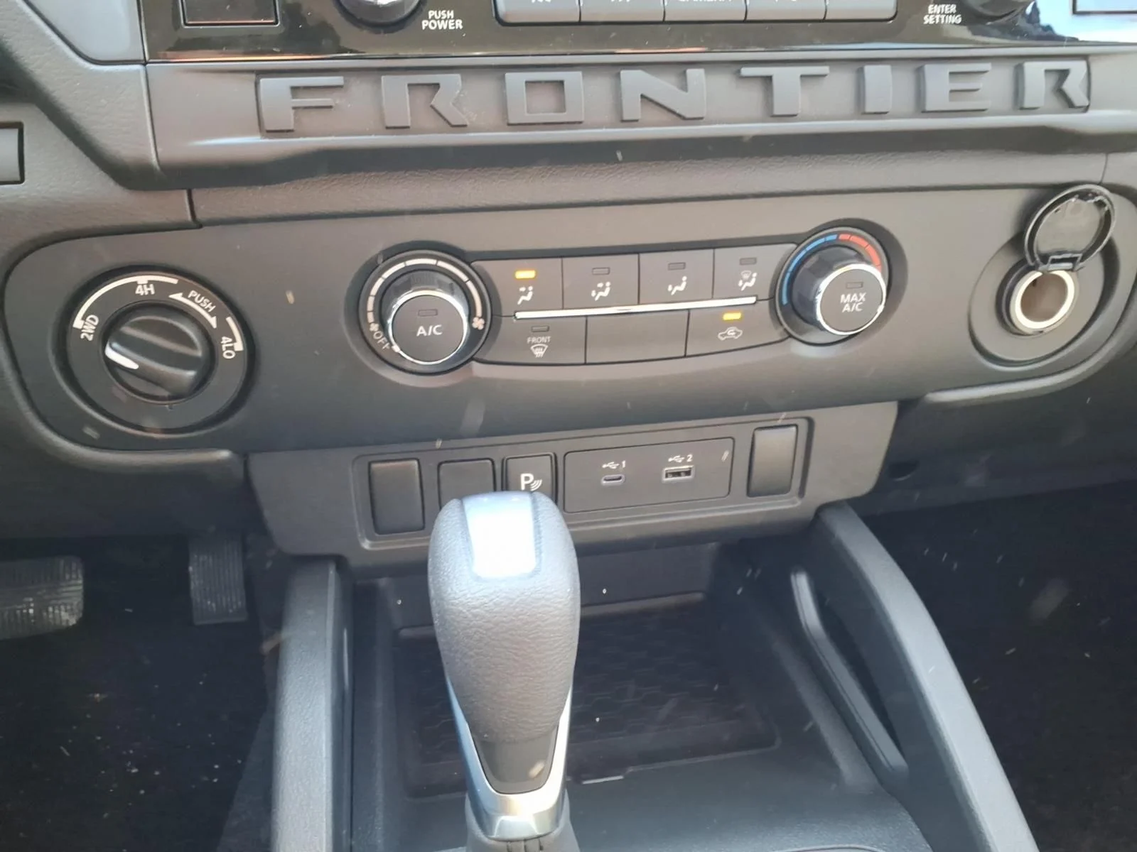 New 2026 Glacier White Nissan Crew Cab S image 15