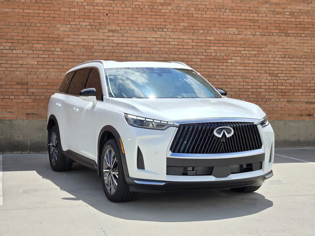 New 2027 RADIANT WHITE INFINITI Luxe FWD image 2