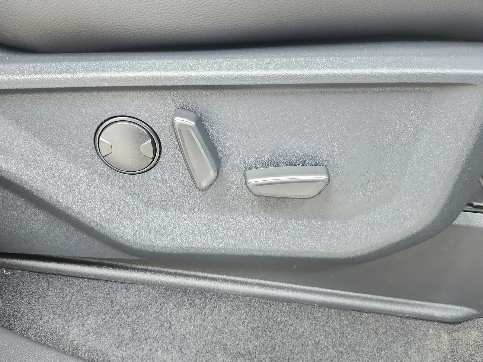New 2026 White Ford Tremor image 44