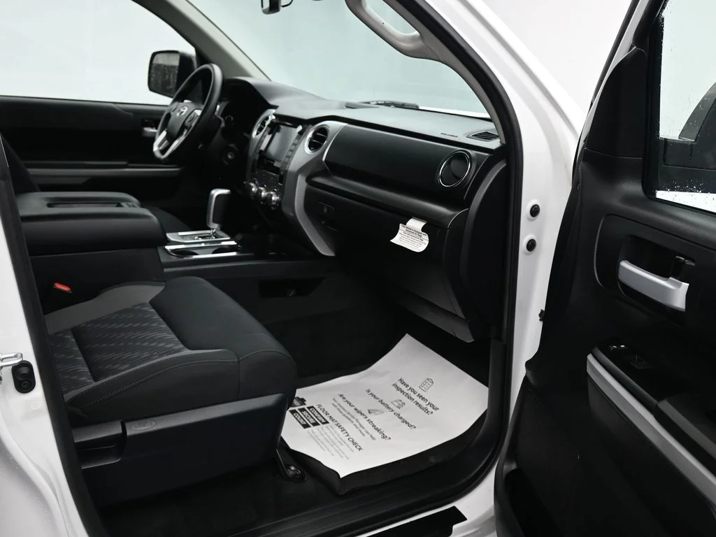 Used 2021 White Toyota SR5 image 13