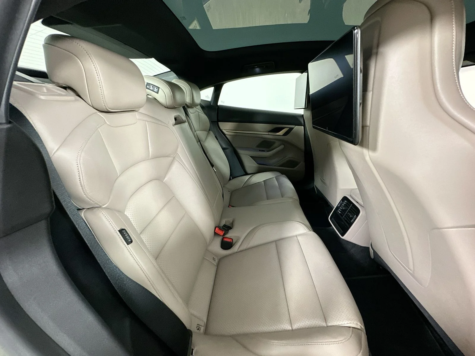 2023 Porsche Taycan Base - Photo 39