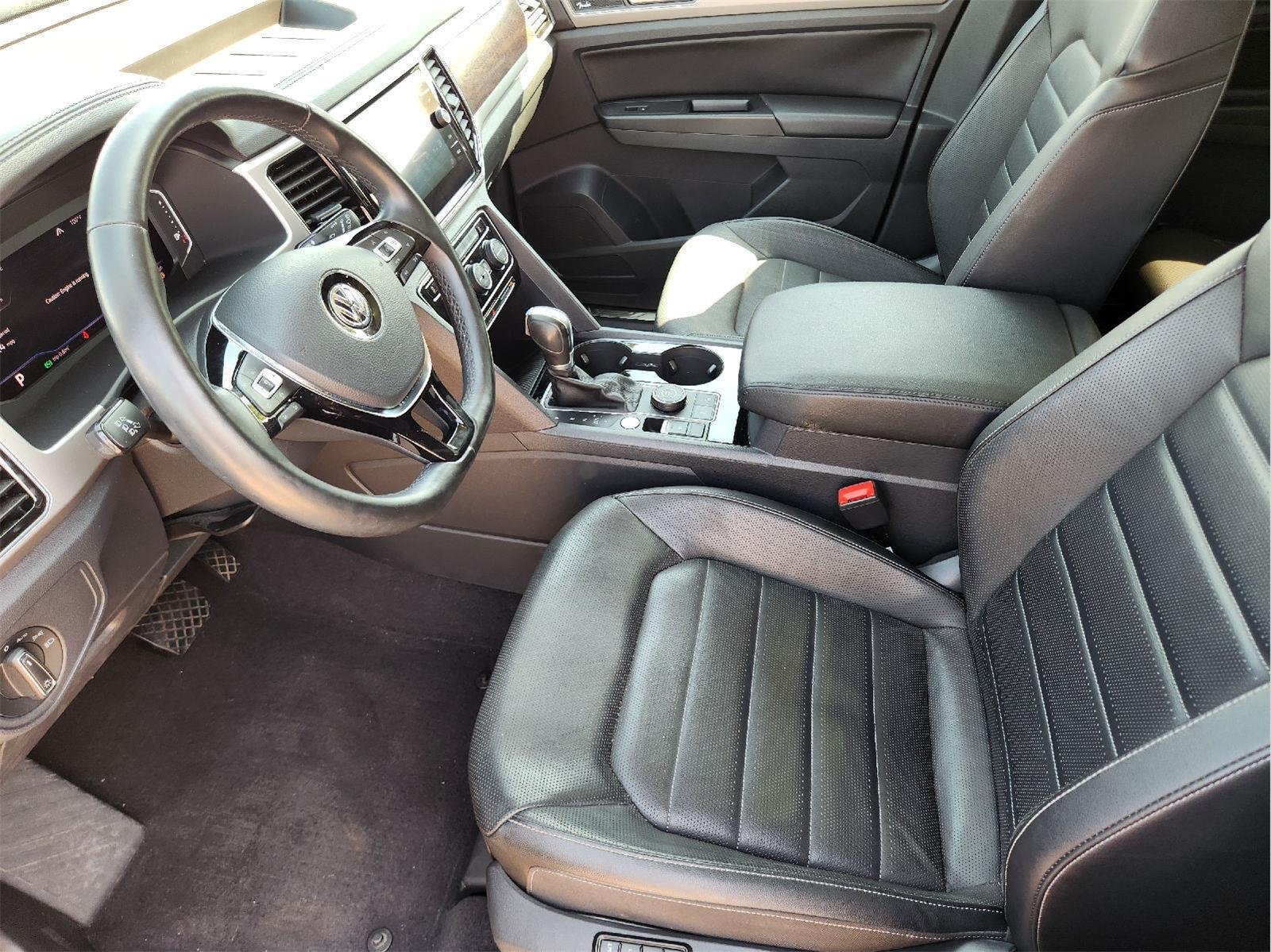 Used 2019 Platinum Gray Metallic Volkswagen 3.6L V6 SEL Premium image 12
