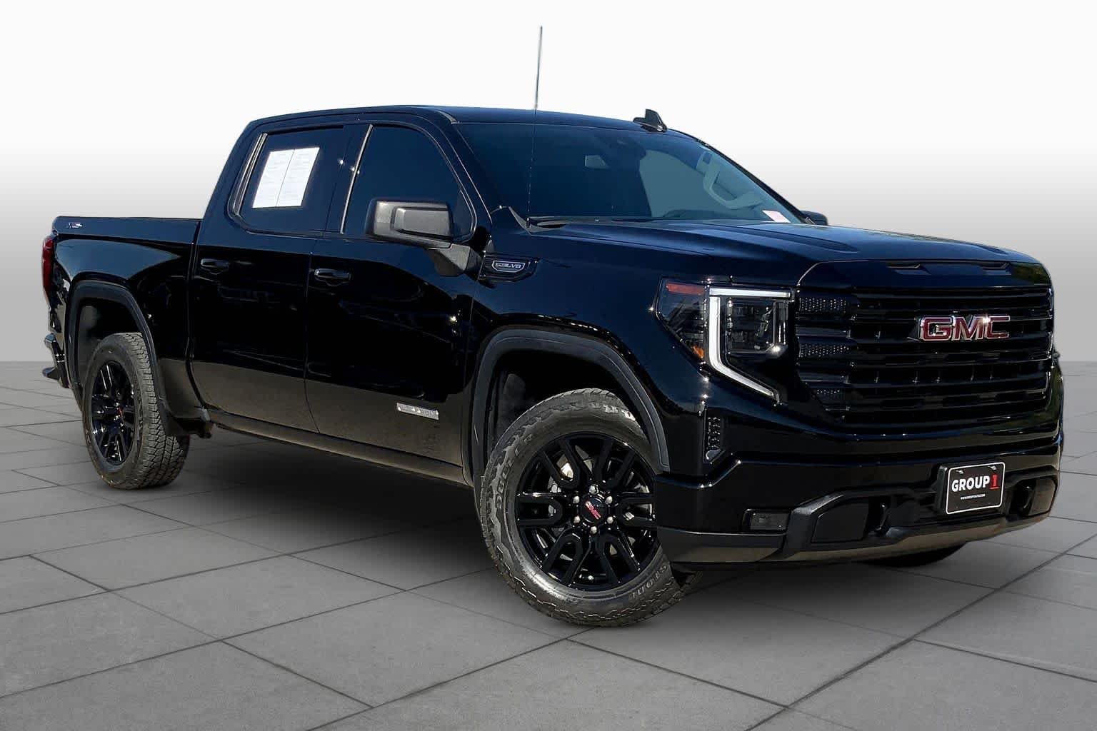 Used 2024 Onyx Black GMC Elevation image 3