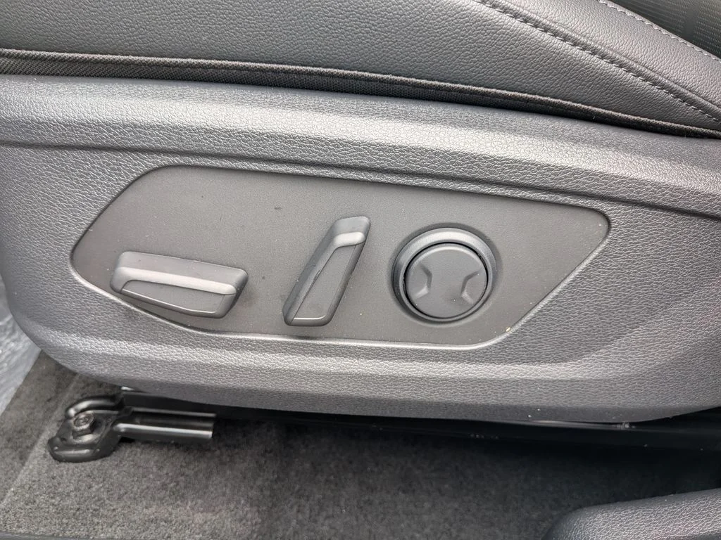 New 2026 White Pearl Kia EX image 41