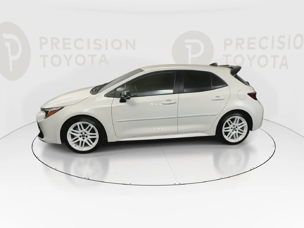 Used 2026 Ice Cap Toyota SE image 12