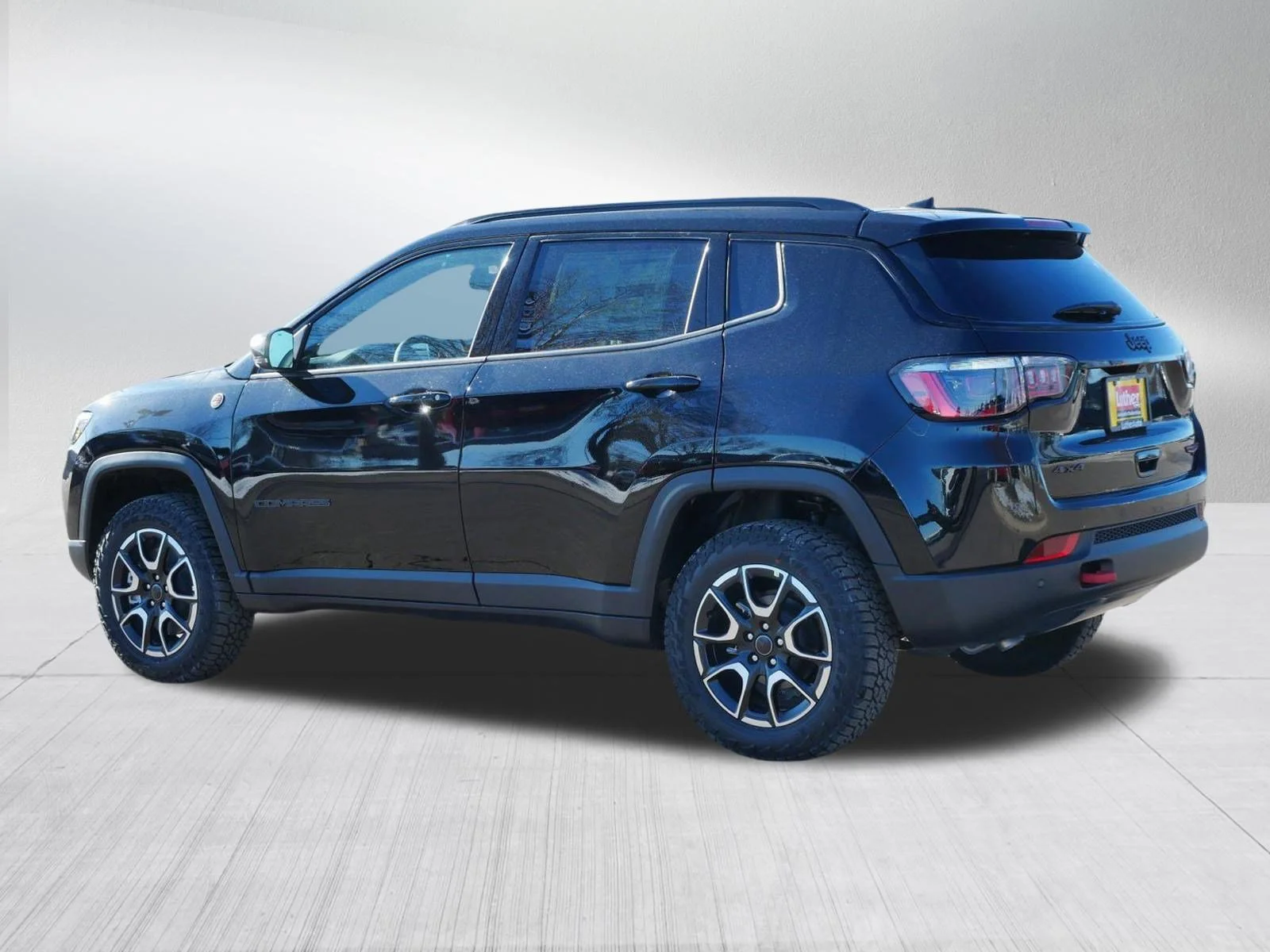New 2026 Diamond Black Crystal Pearl-Coat Exterior Paint Jeep Trailhawk image 5