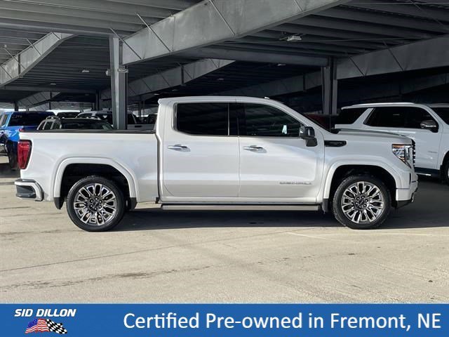 Used 2023 White Frost Tricoat GMC Denali Ultimate image 3