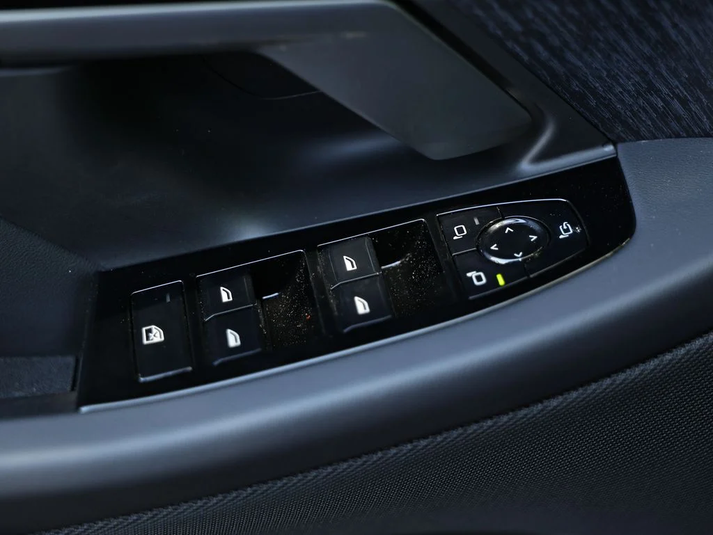 New 2027 Dark Graphite Metallic BMW 530i image 16