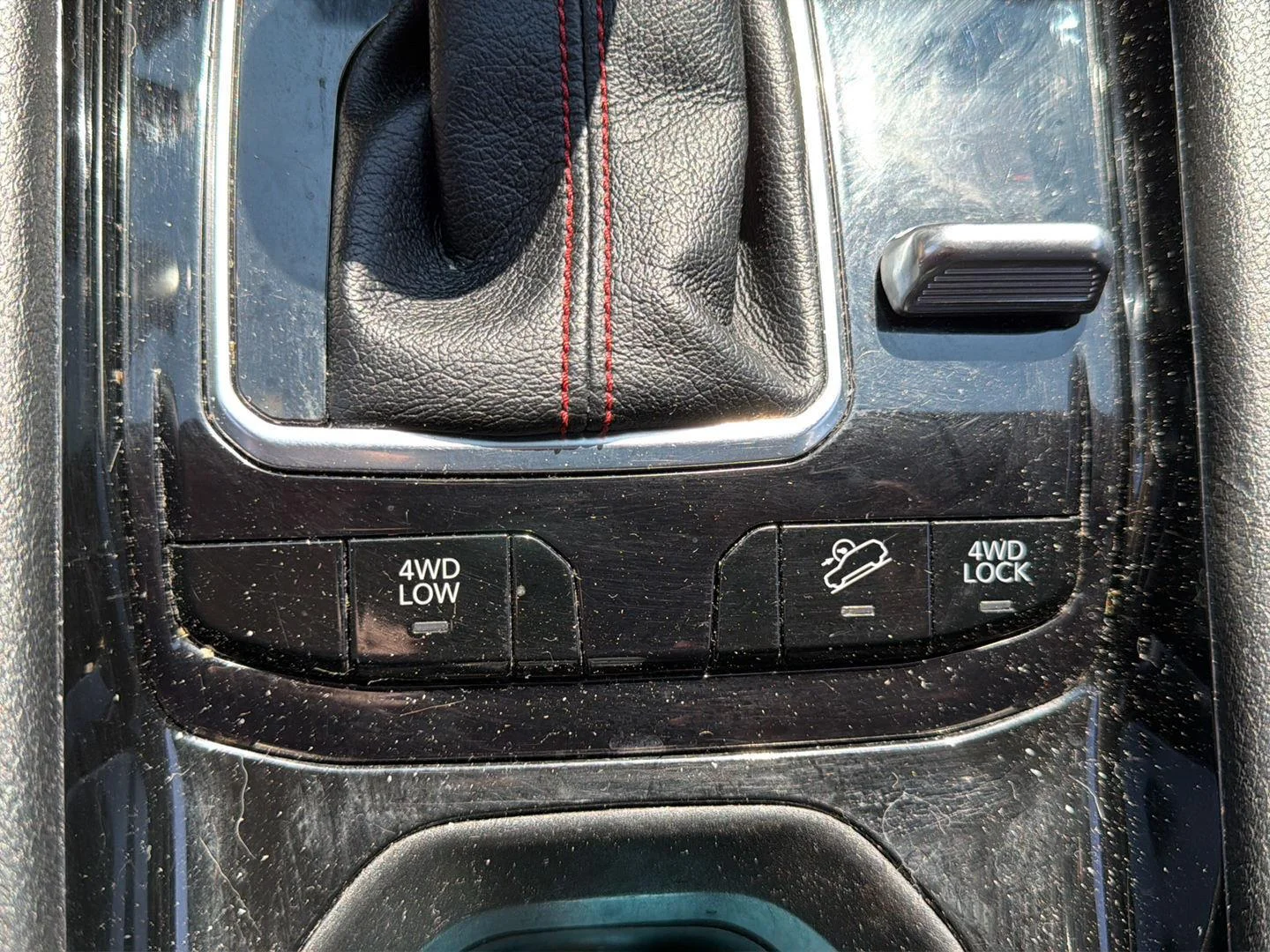 Used 2022 Granite Crystal Metallic Clearcoat Jeep Trailhawk image 14