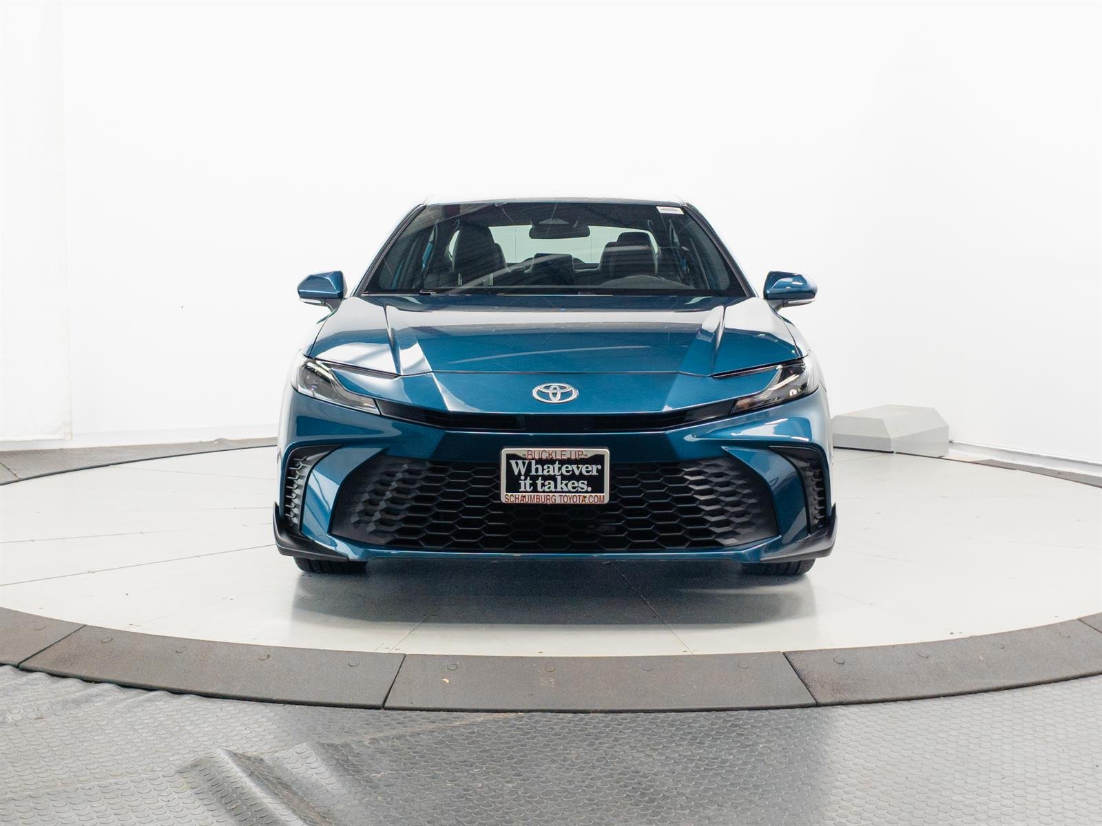 Certified Used 2025  Toyota SE image 2