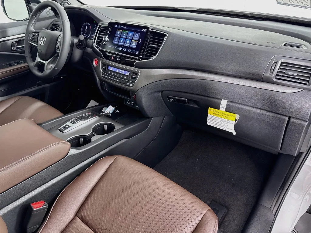 Certified Used 2026 Platinum White Pearl Honda RTL image 40