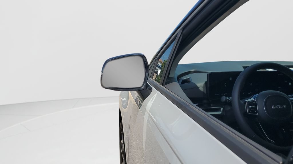 New 2026 Ceramic Silver Kia SX image 28