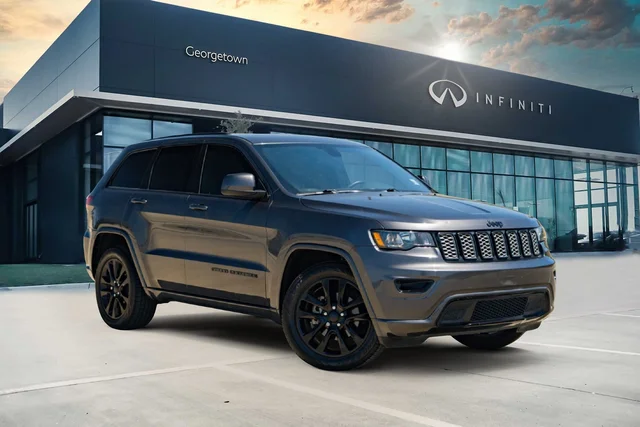 Pre-Owned 2019 Jeep Grand Cherokee Altitude