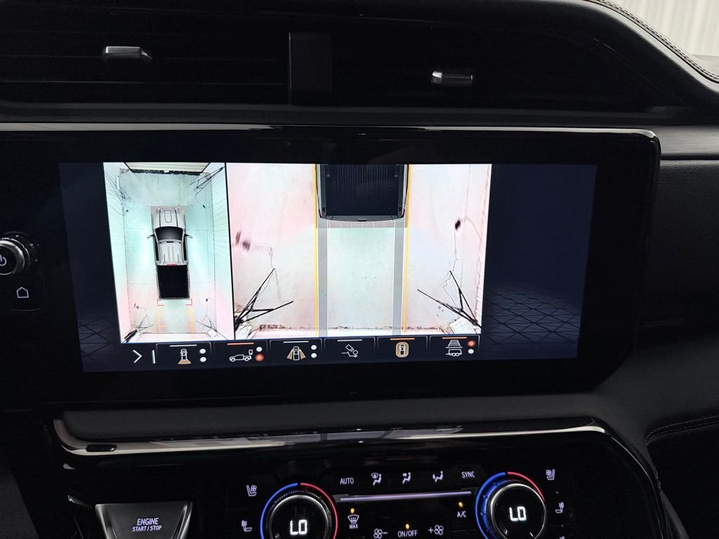 Used 2024 White GMC AT4 image 18