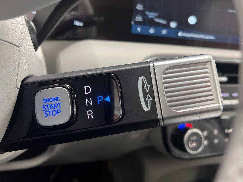 New 2027 Black Hyundai SEL Premium AWD image 31