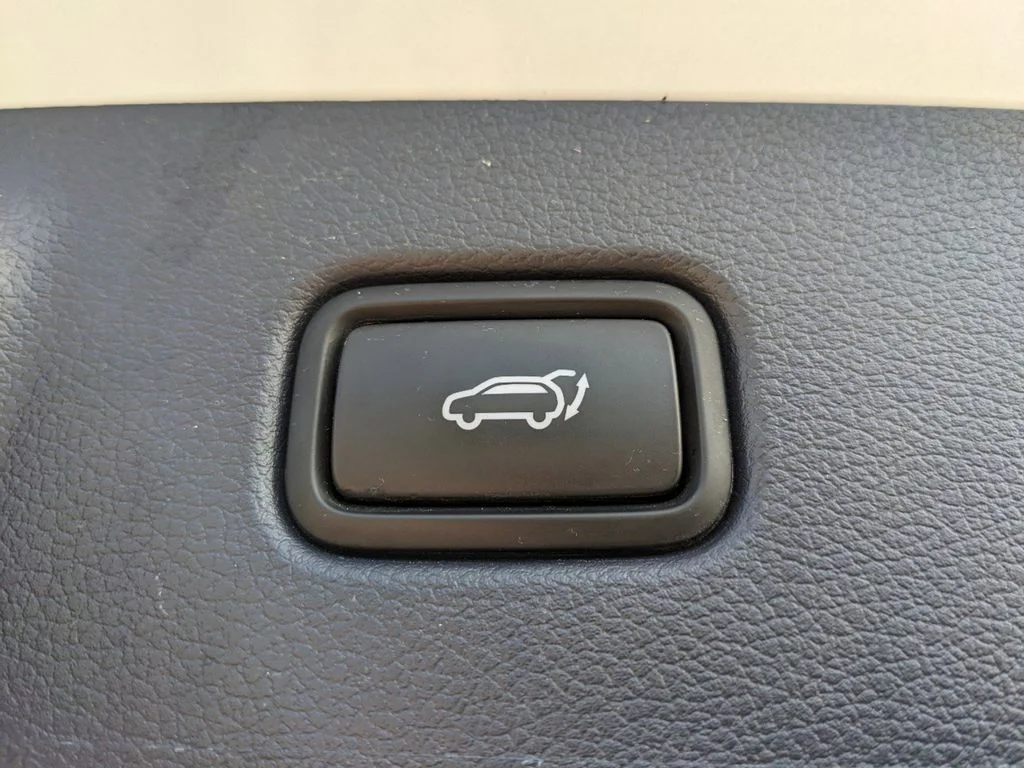 Used 2022 White Hyundai Limited AWD image 20