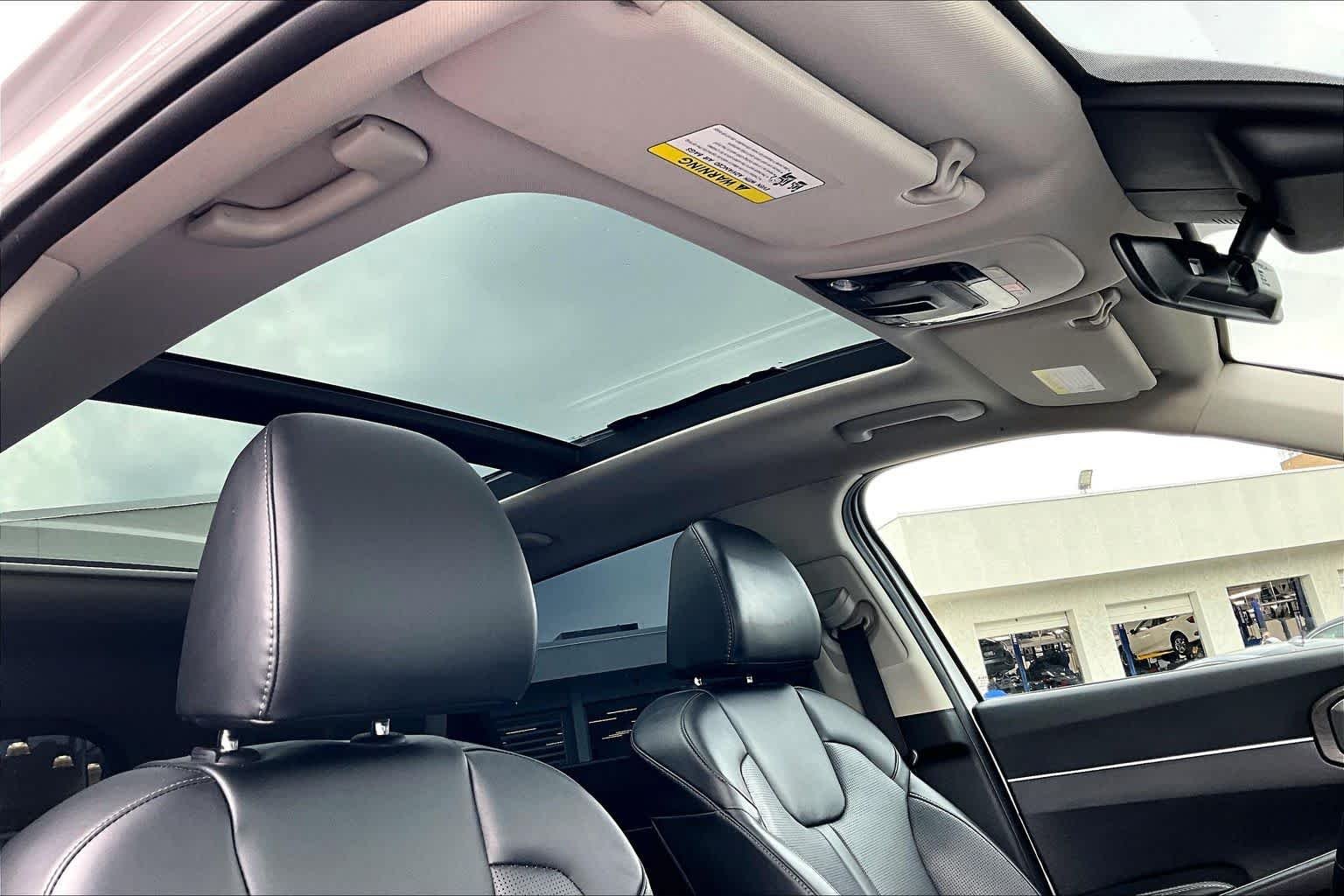 Used 2024 Glacial White Pearl Kia X-Line EX image 20