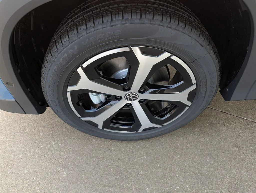 New 2026 Blue Volkswagen 2.0T SE image 9