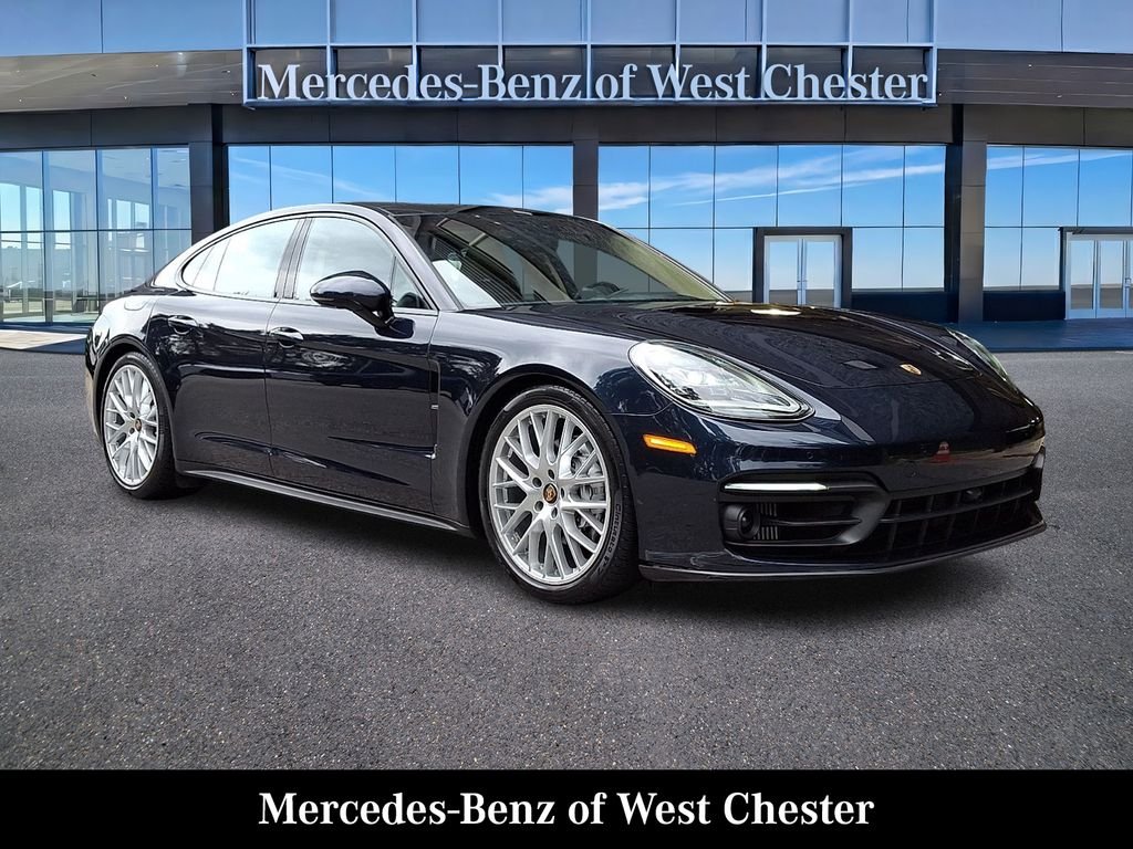 2022 Porsche Panamera's photo