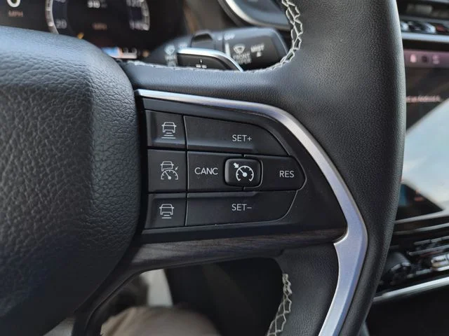 Used 2023 Black Jeep Limited image 21