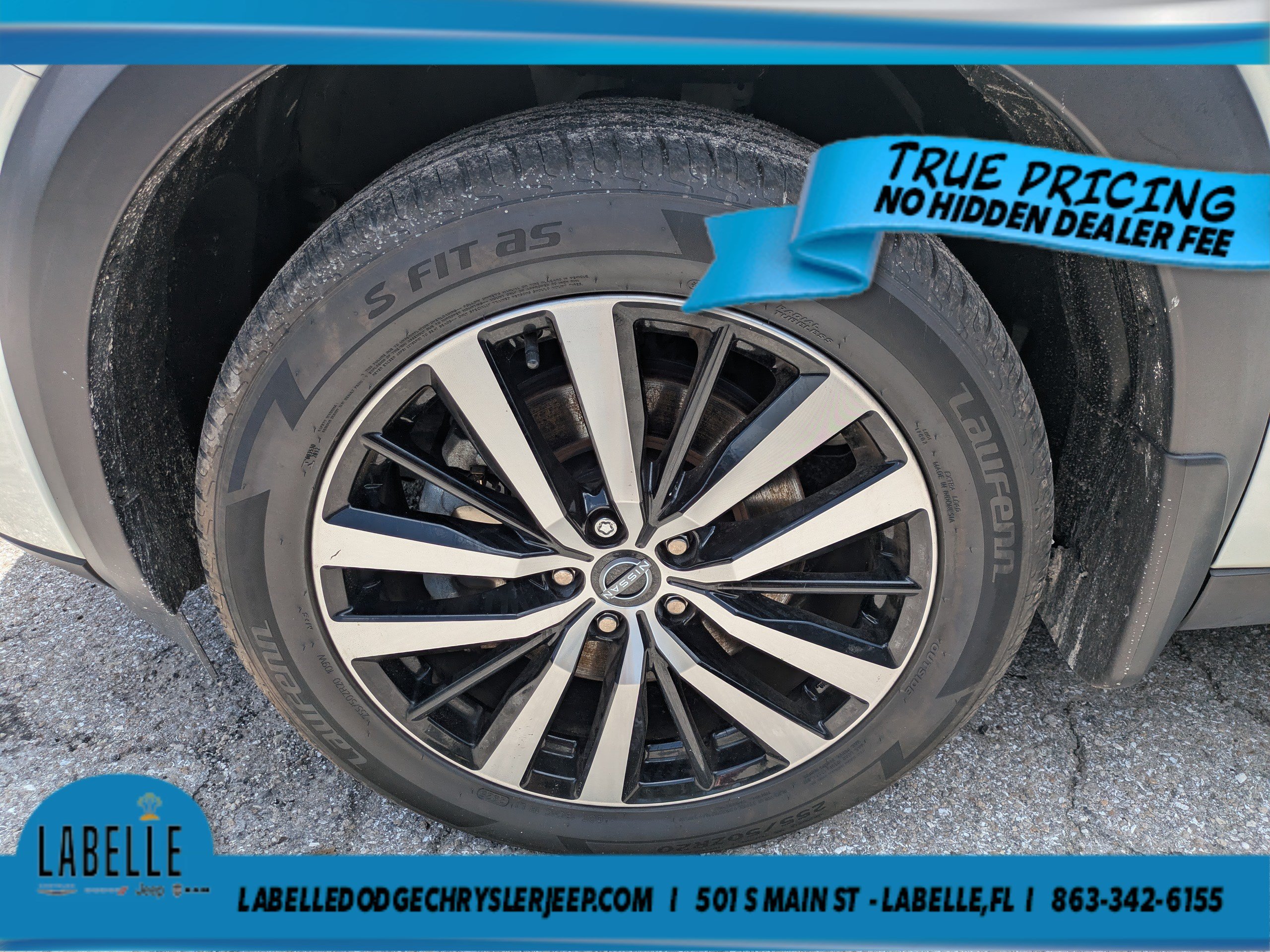Used 2023 Pearl White Tricoat Nissan Platinum image 9