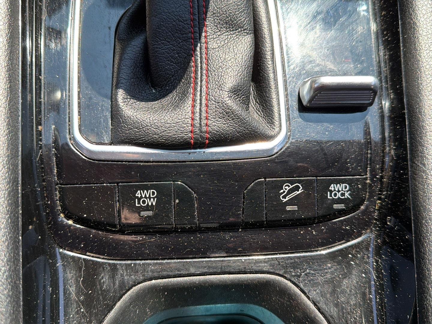 Used 2022 Granite Crystal Metallic Clearcoat Jeep Trailhawk image 14