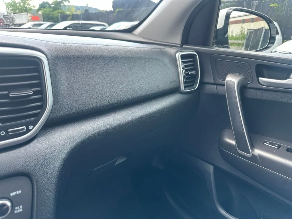 Used 2020 White Kia LX image 20
