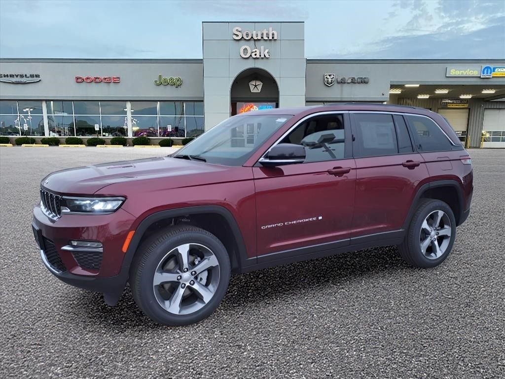 New 2025 Velvet Red Pearl-Coat Exterior Paint Jeep Limited image 4