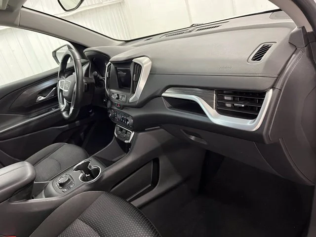 Used 2023 White GMC SLE image 16
