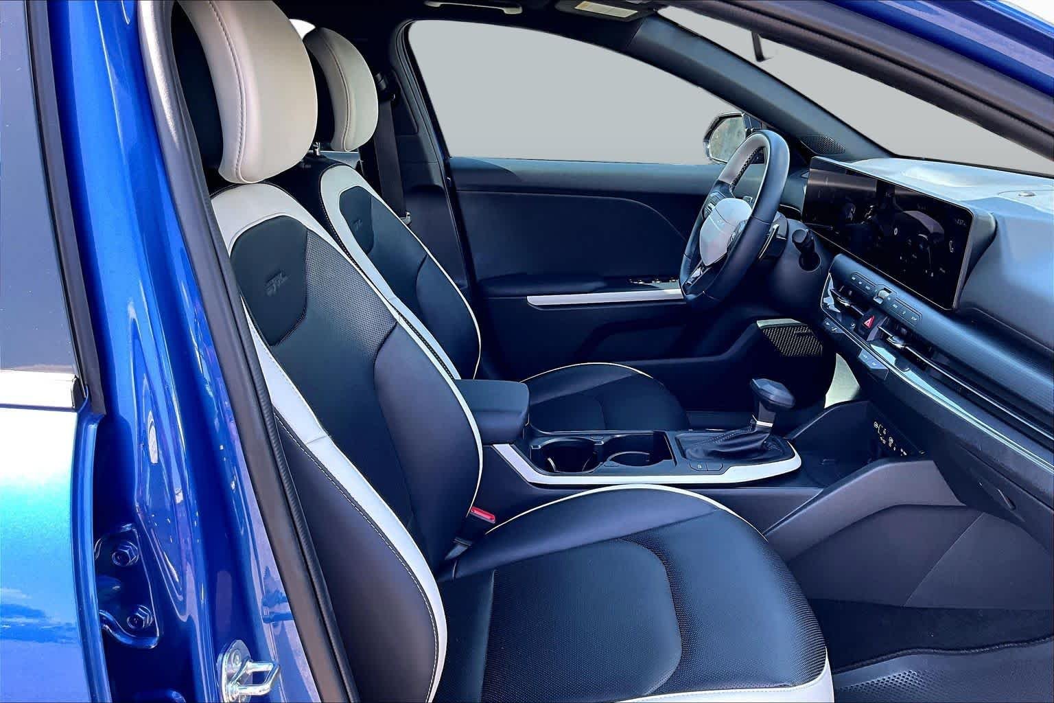 Certified Used 2025 Wave Blue Kia GT-Line Turbo image 9