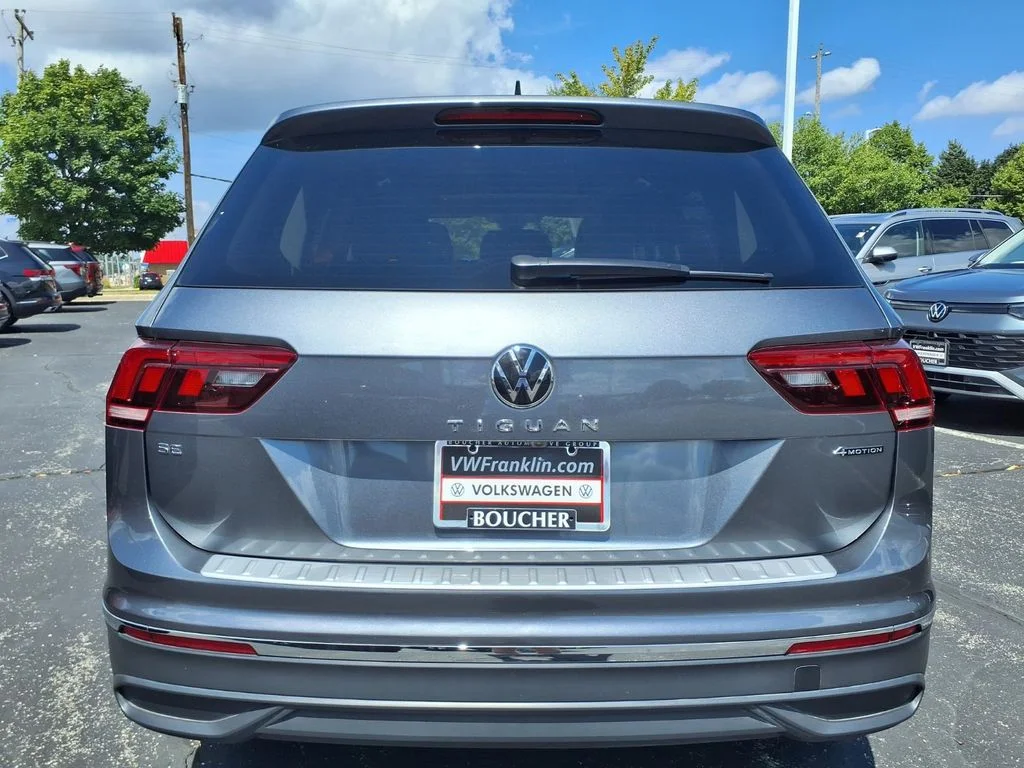 Certified Used 2023 Platinum Gray Metallic Volkswagen 2.0T SE image 7