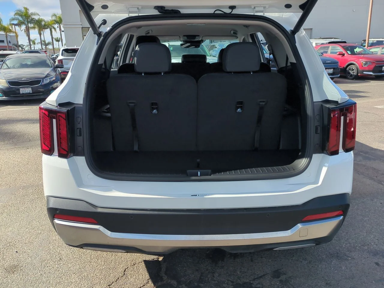 New 2026 Snow White Pearl Kia EX image 25