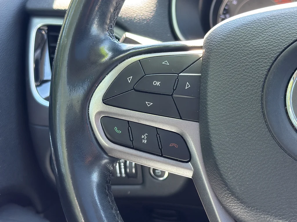 Used 2019 Gray Jeep Limited image 17