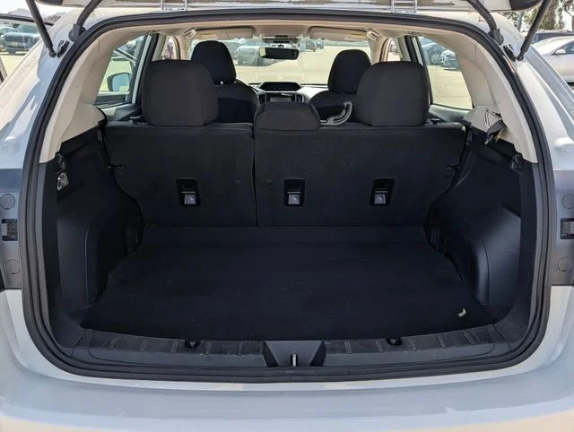 Used 2017 White Subaru 2.0i image 10