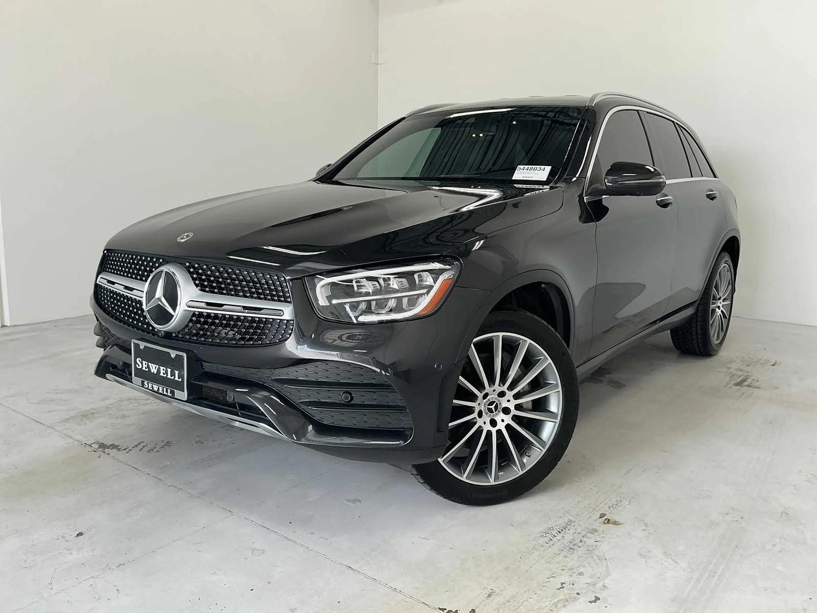 Certified Used 2022 Graphite Grey Metallic Mercedes-Benz GLC 300 image 3
