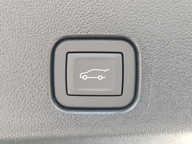 New 2026 Summit White Chevrolet LT image 6