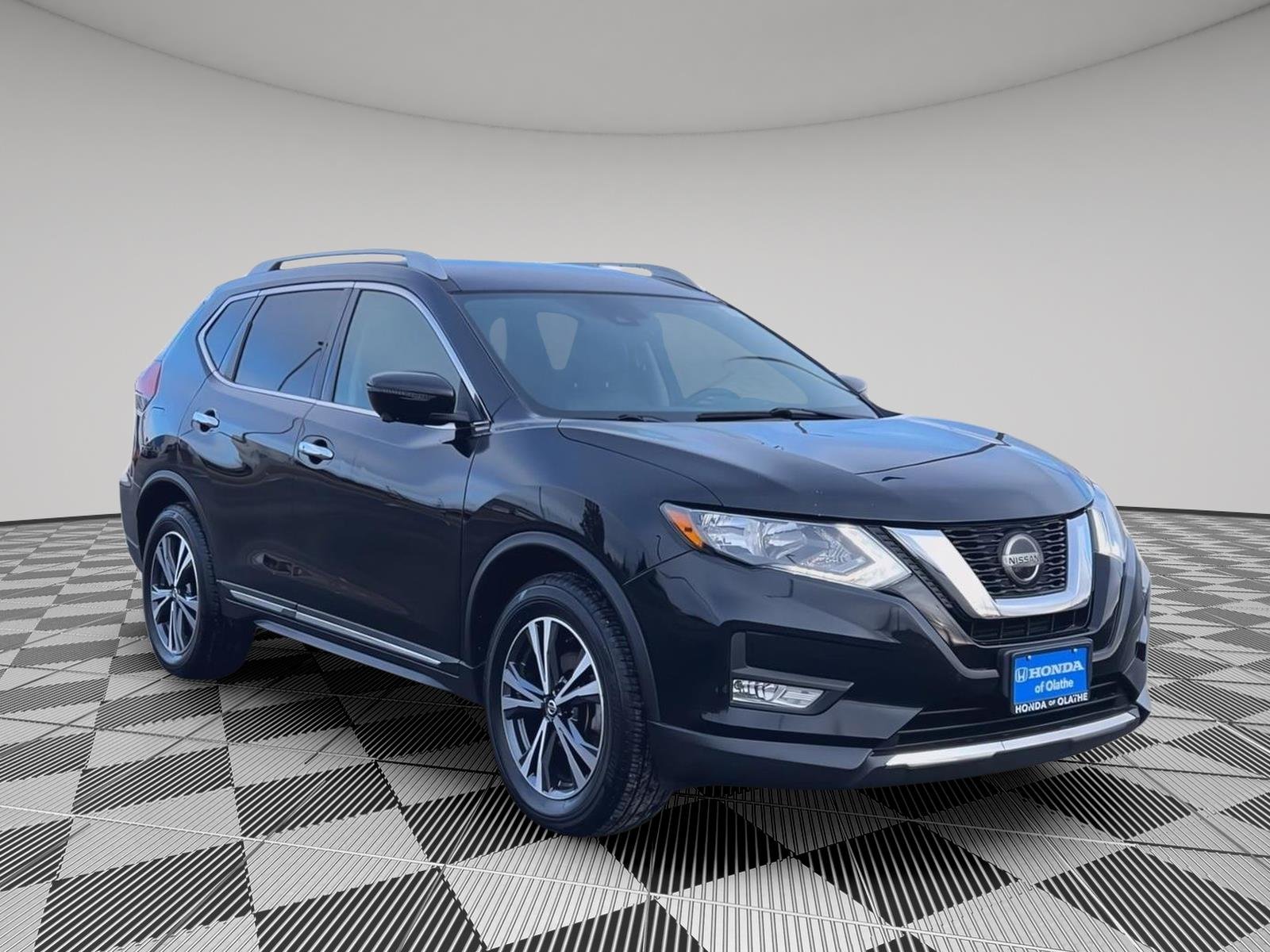 Used 2018 Nissan Rogue SL with VIN 5N1AT2MV2JC744854 for sale in Olathe, KS