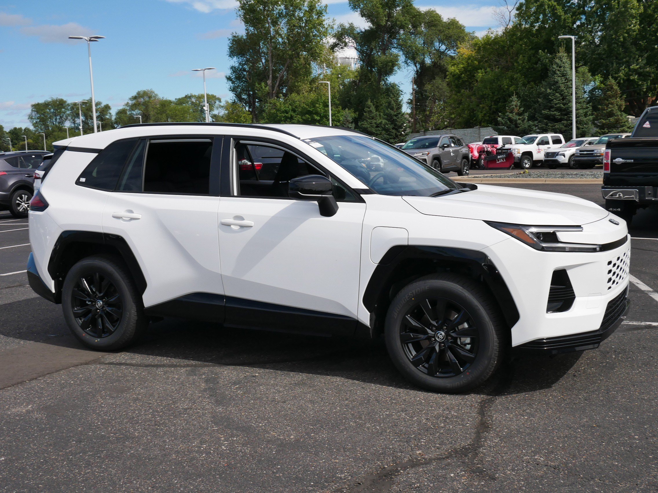 Used 2026 Ice Cap Toyota SE image 7