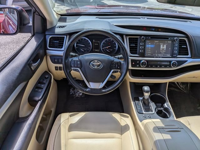 Used 2017 Red Toyota XLE image 17