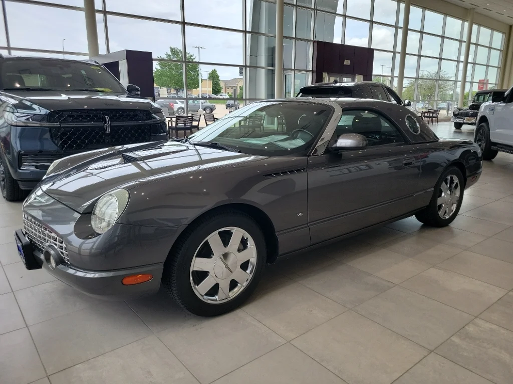 Used 2003 Gray Ford Premium Hardtop image 29