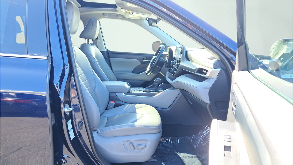 Used 2021 Blue Toyota XLE image 16