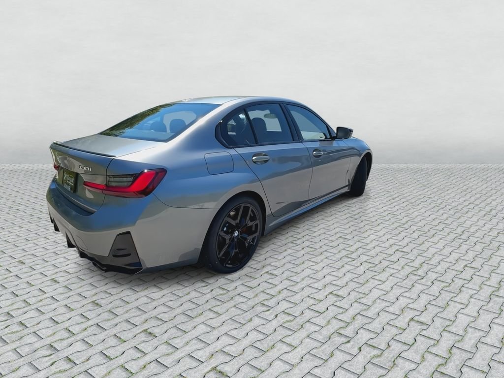 New 2026 Skyscraper Grey Metallic BMW 330i xDrive image 8