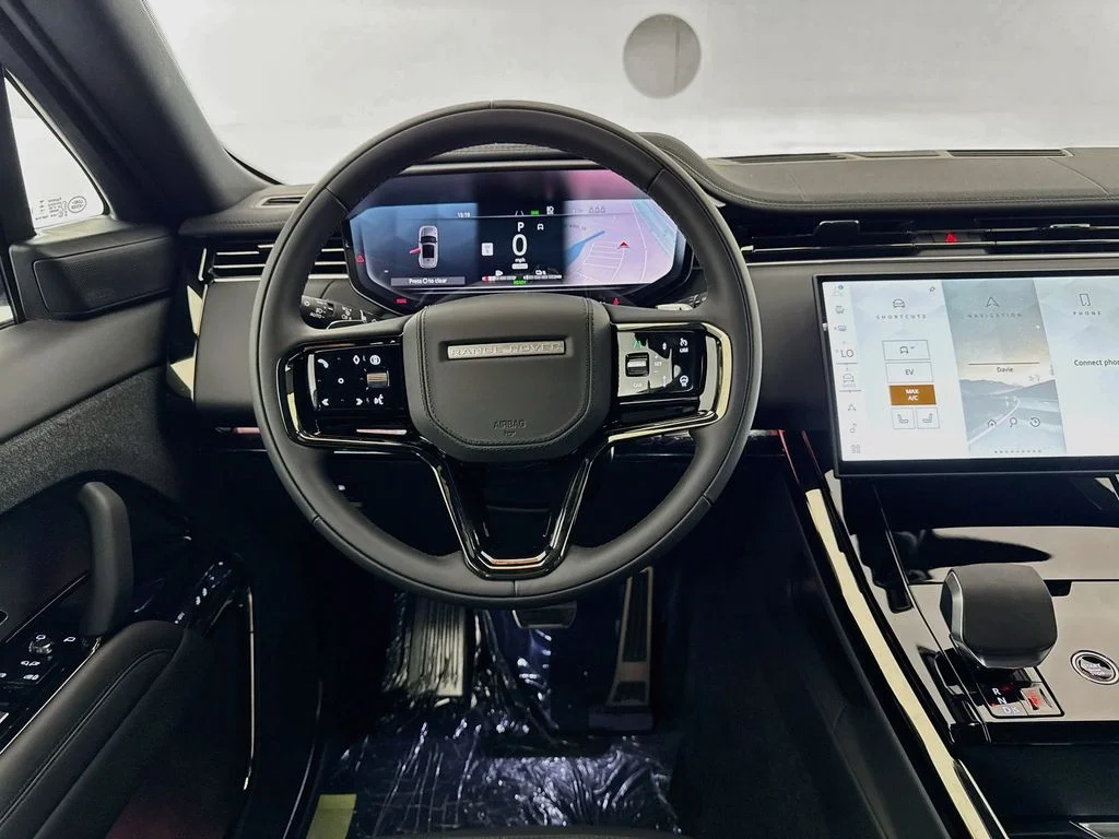 New 2026 Giola Green Land Rover Dynamic SE image 23