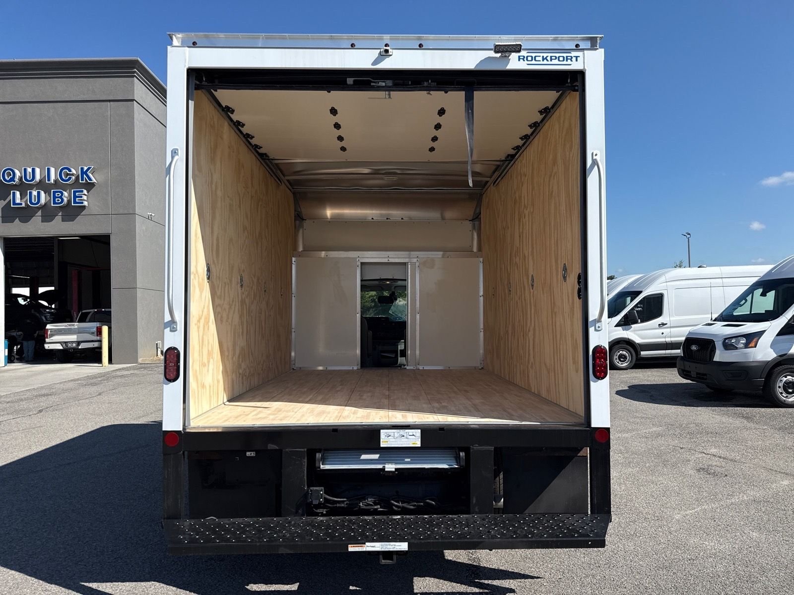 New 2026 Oxford White Ford E-450 DRW image 31