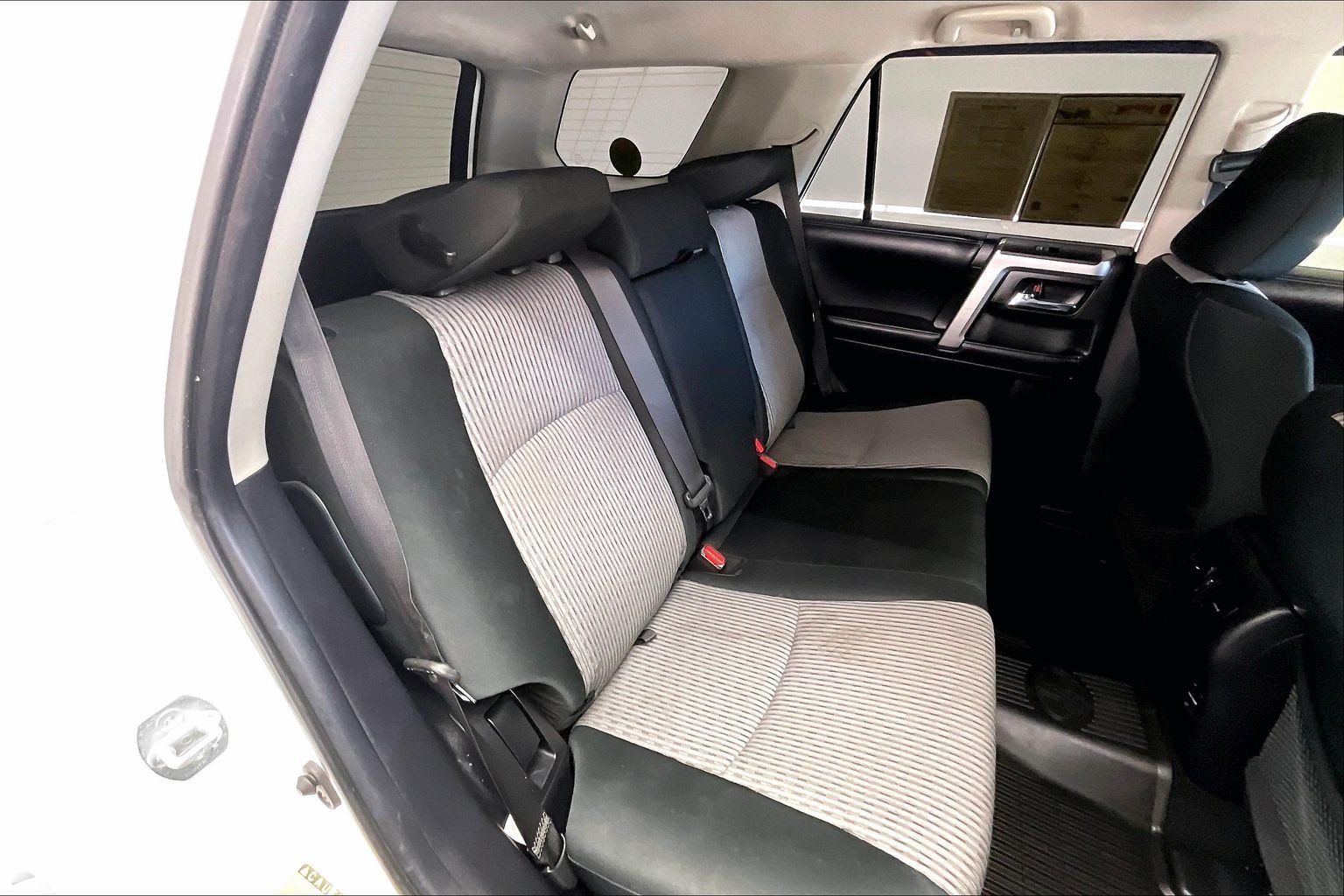 Used 2018 Super White Toyota SR5 image 19