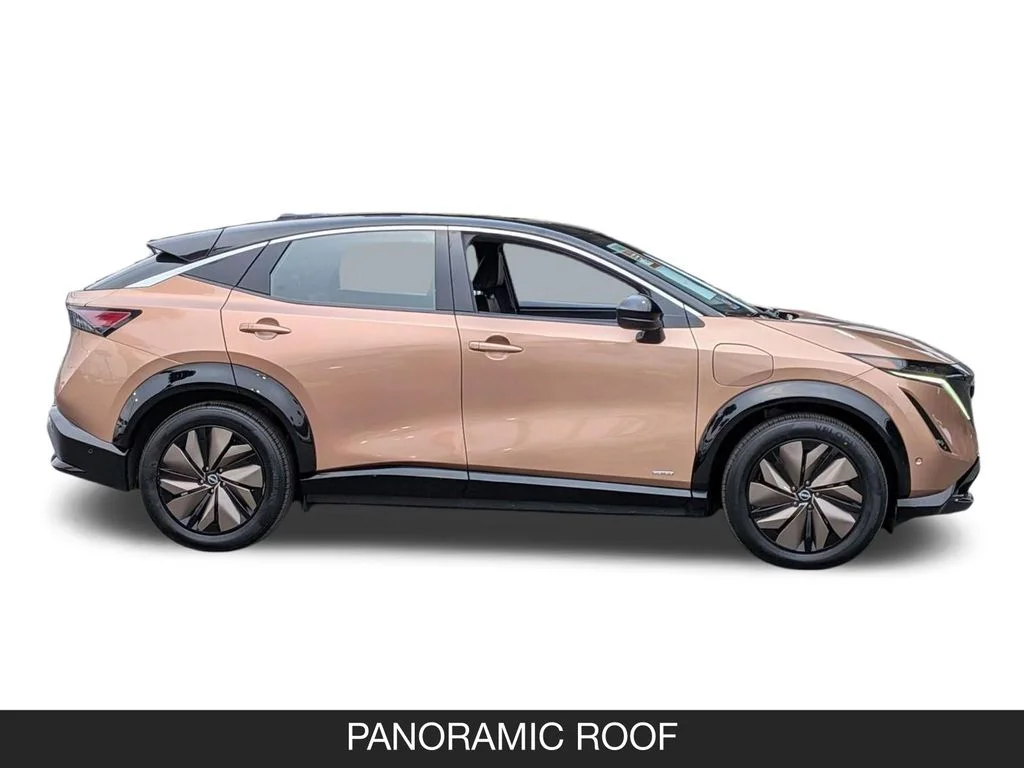 Used 2023 Brown Nissan PREMIERE image 6