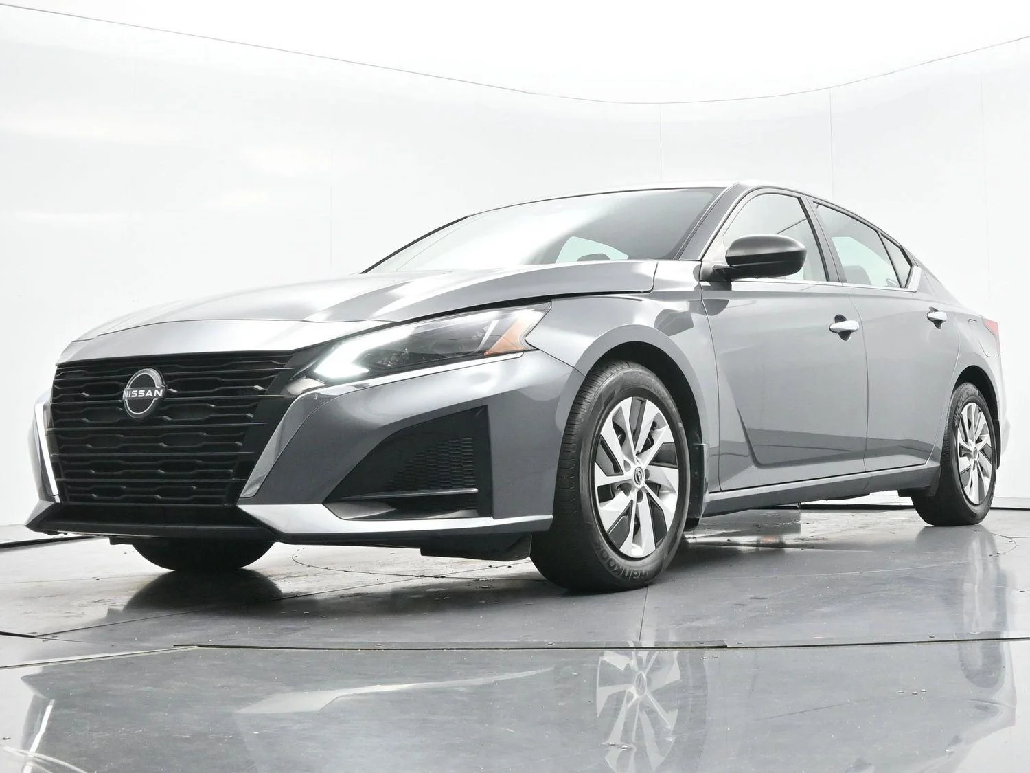 Used 2024 Gun Metallic Nissan 2.5 S image 41