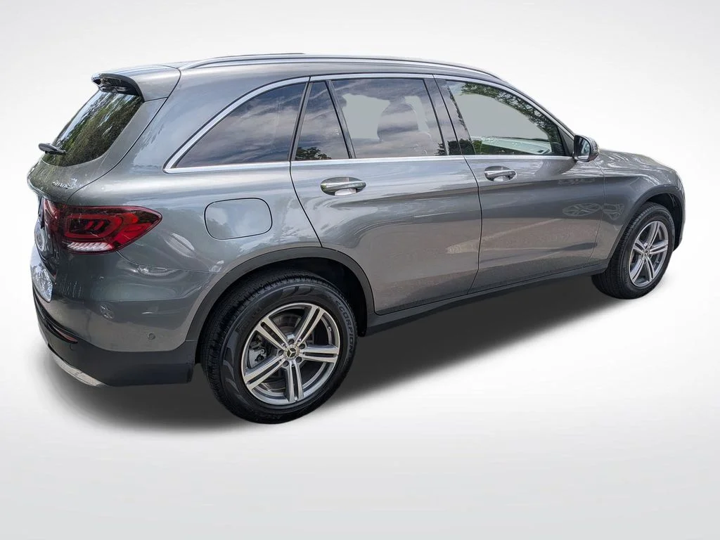 Used 2022  Mercedes-Benz GLC 300 image 3