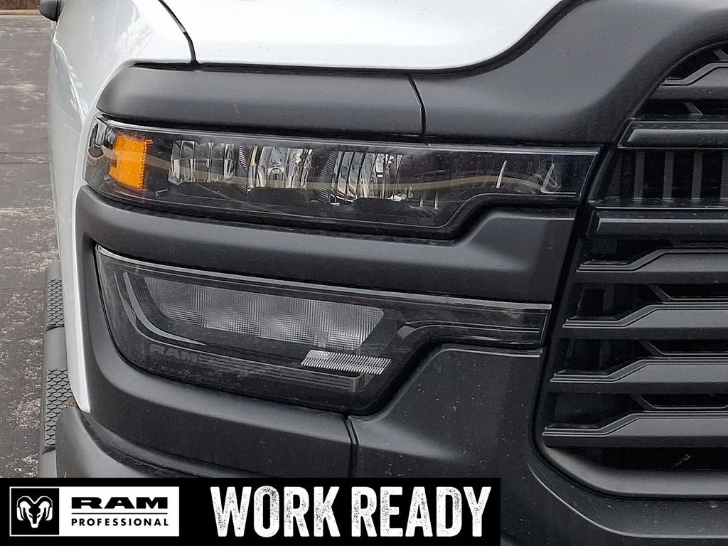 New 2026 Bright White Clear-Coat Exterior Paint RAM Tradesman image 6